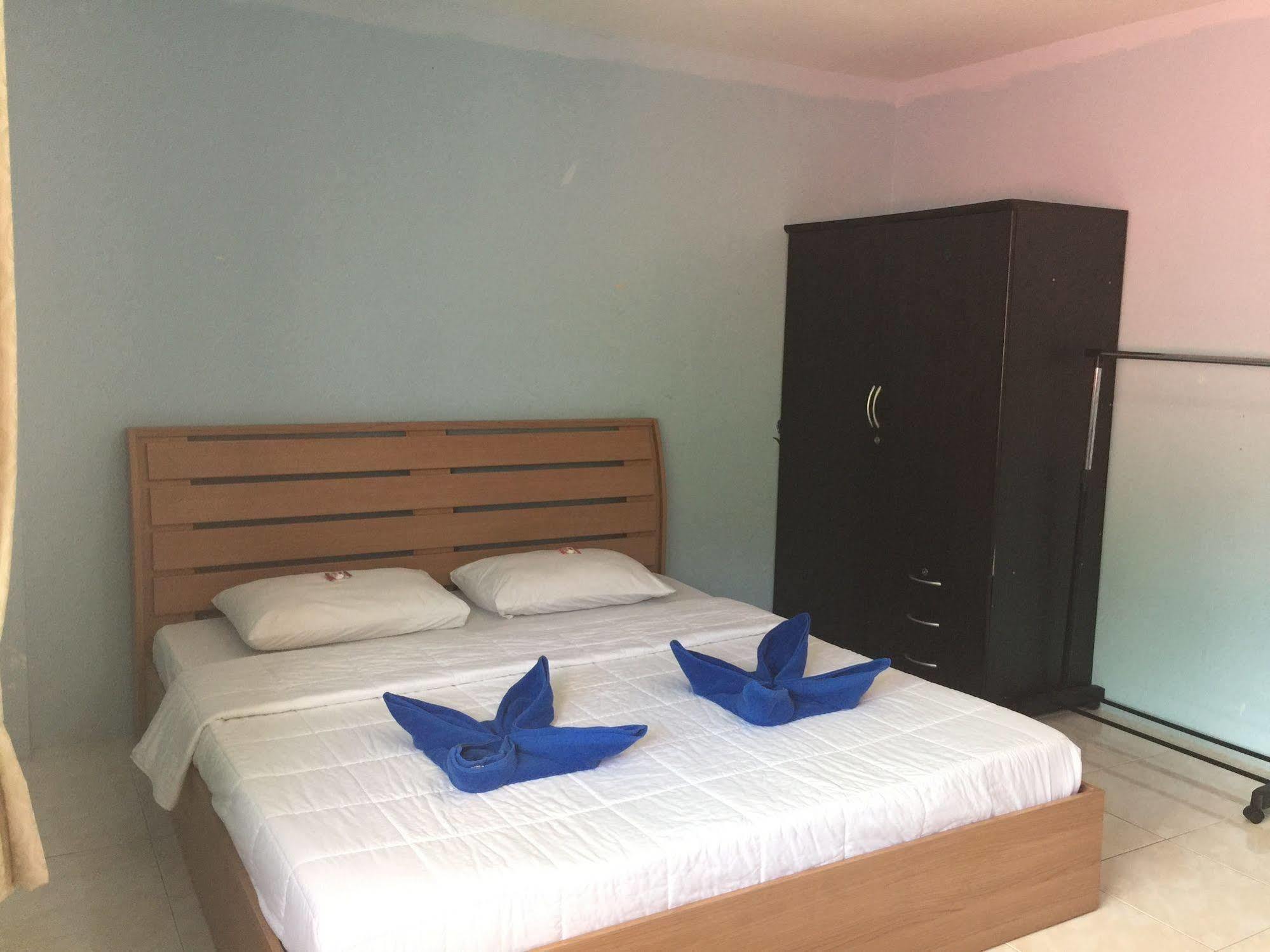 Dreams Guesthouse & Hostel Patong ภายนอก รูปภาพ