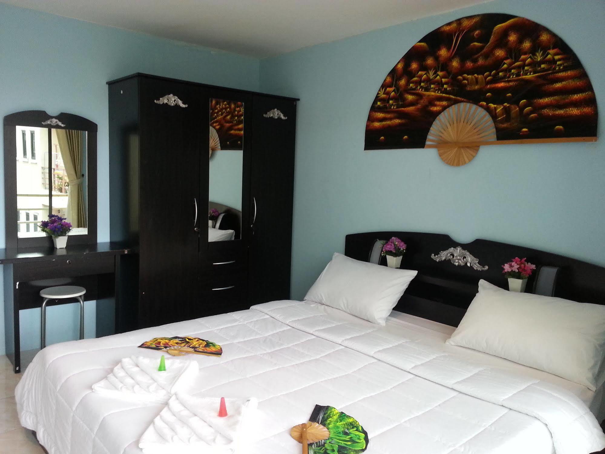 Dreams Guesthouse & Hostel Patong ภายนอก รูปภาพ
